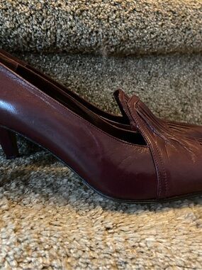 Elegant Women's Burgundy Leather Mid Heel Loafers very tiny width Made in Spain